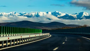Aproape jumătate din bugetul Programului Transport, pentru construcţia de autostrăzi şi drumuri expres