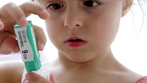 Agenţia Europeană a Medicamentului: Restricţii la folosirea tratamentelor cu codeină la copii