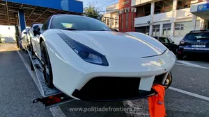 Ferrari de 225.000 de euro căutat în Elveția, descoperit de polițiștii de frontieră din Arad