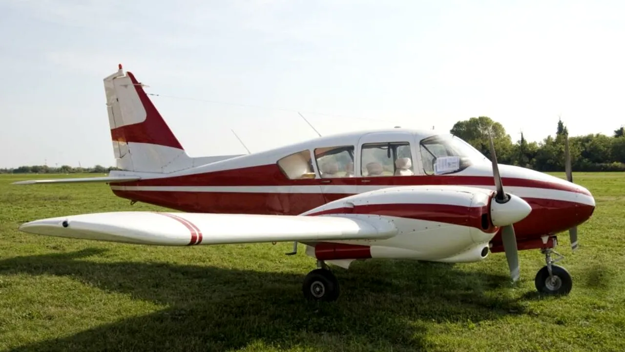 Licitație uimitoare în Spania: Un avion din anii 50 este scos la vânzare pentru doar 10 euro