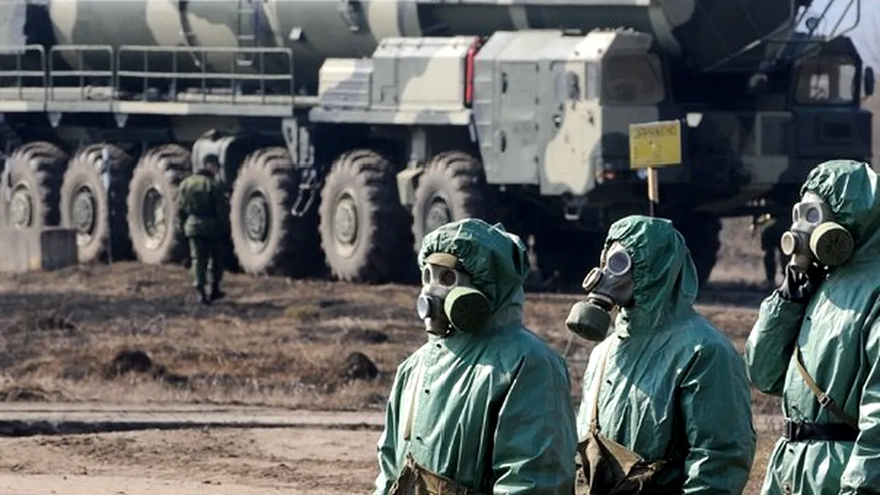 AVERTISMENTUL unui oficial rus: Avem dreptul de a instala arme nucleare în Crimeea