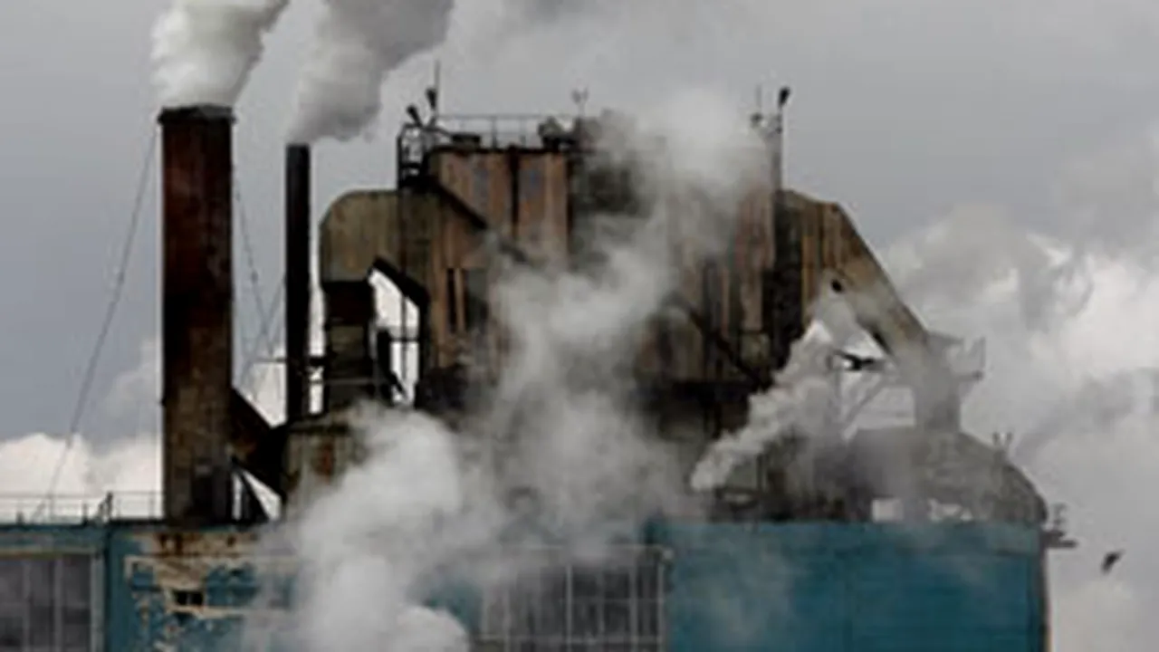 RAPORT: Emisiile globale de CO2 au stagnat, după un deceniu de creştere rapidă
