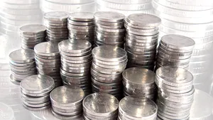 Deficitul de cont curent a scăzut în februarie cu 75,5%