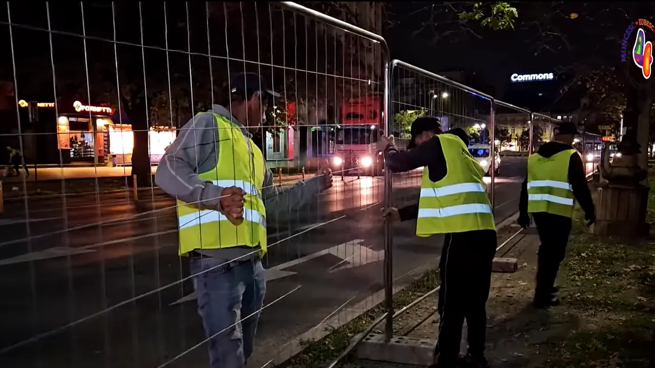 Poliţia Locală demontează gardurile amplasate de Primăria Sectorului 4 în zona Parcului Unirii