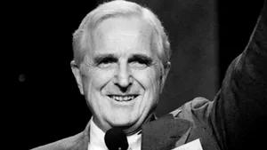 DOUGLAS ENGELBART, inventatorul mouse-ului, a murit. Cum arăta primul mouse - VIDEO