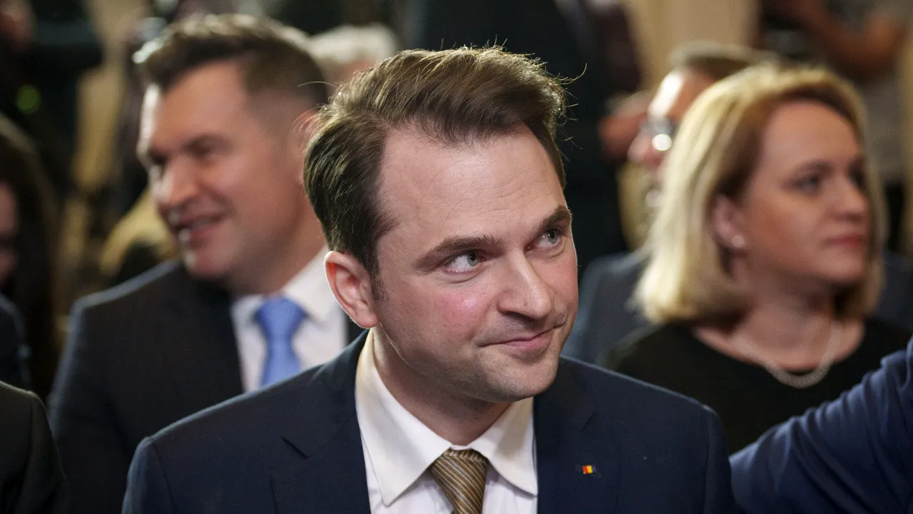 Sebastian Burduja, preşedinte PNL Bucureşti: „Dacă nu vor fi rezultatele pe care le aşteptăm, cred că ambele partide vor avea un dialog în interiorul lor. Este totuşi un an cu noi alegeri, în toamnă şi iarnă. La fel de importante, dacă nu – mai importante”