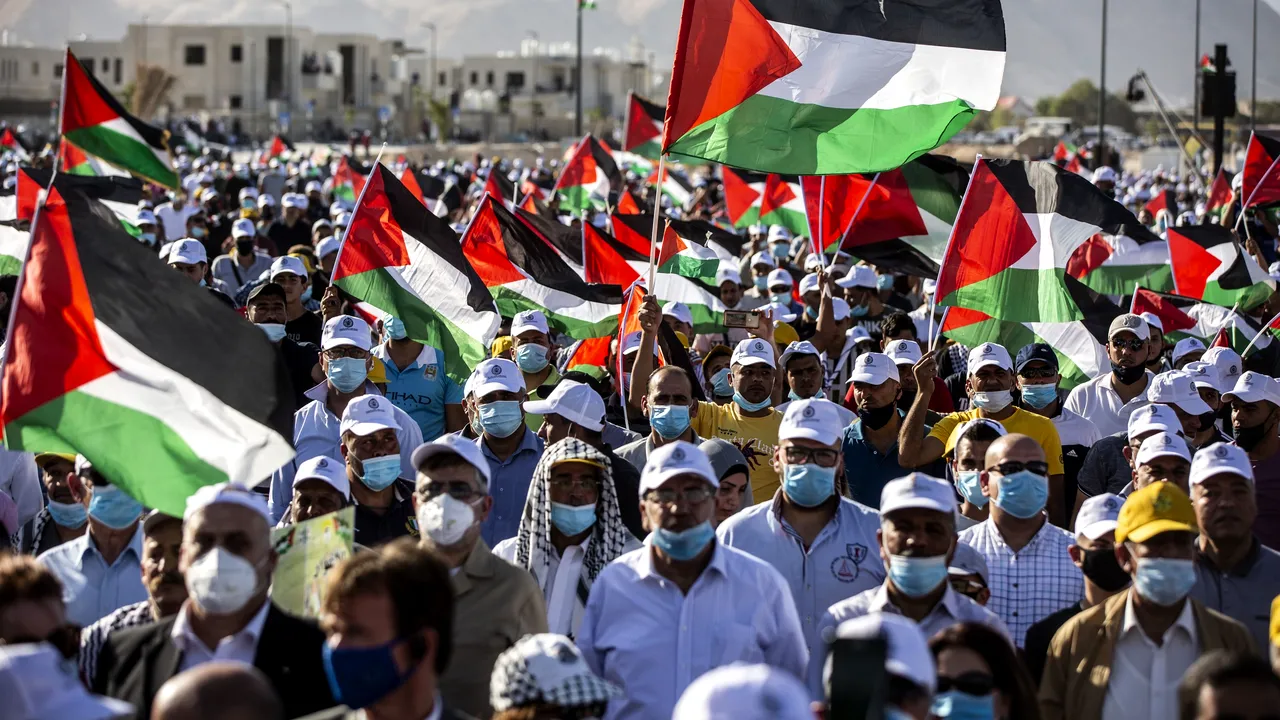Autoritatea Palestiniană a transmis echipei lui Joe Biden că vrea reluarea procesului de pace 