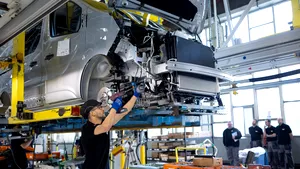 Unul dintre cei mai mari angajatori din România închide o fabrică de componente auto