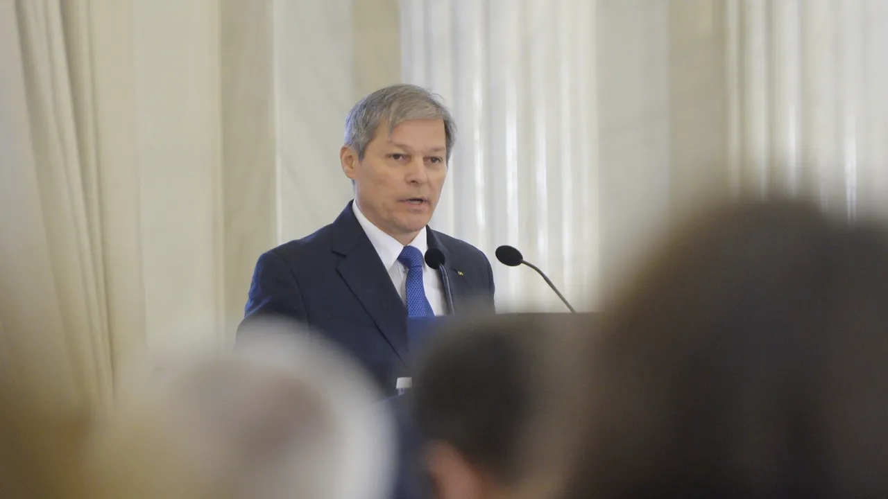Fostul premier Dacian Cioloş: Am luat câteva „pălmuţe peste fund” pentru „năzbâtia” de a mă furişa din grădiniţă