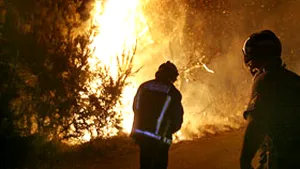 Italia: Încă o tabără de romi, distrusă de incendiu