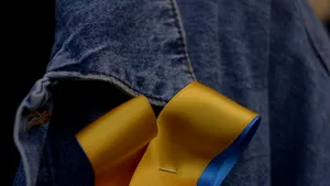 Copii din Ucraina au oferit flori bucureştenilor, în semn de mulţumire