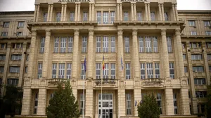 Cine poate obține bursele de 1000 de lei ale Academiei Române