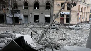 A opta zi de război. Mai multe oraşe ucrainene au fost bombardate. Armata rusă avansează în teritoriu, în pofida rezistenţei întâmpinate. Negocierile s-au încheiat, fără un rezultat dorit de partea ucraineană