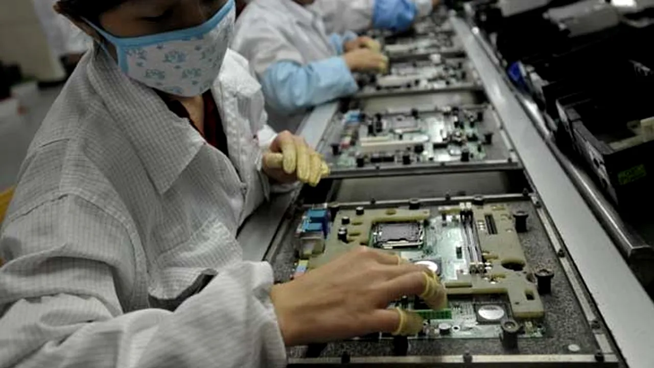 Angajaţii unui subcontractant Microsoft din China ameninţă cu sinuciderea în grup în semn de protest