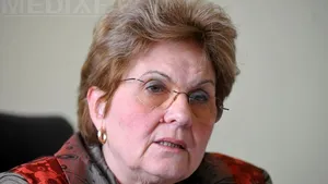 Câmpeanu, tinerilor PNL: Nu mai alergaţi după diplome, nu vă folosesc la nimic. Însuşiţi-vă noţiunile