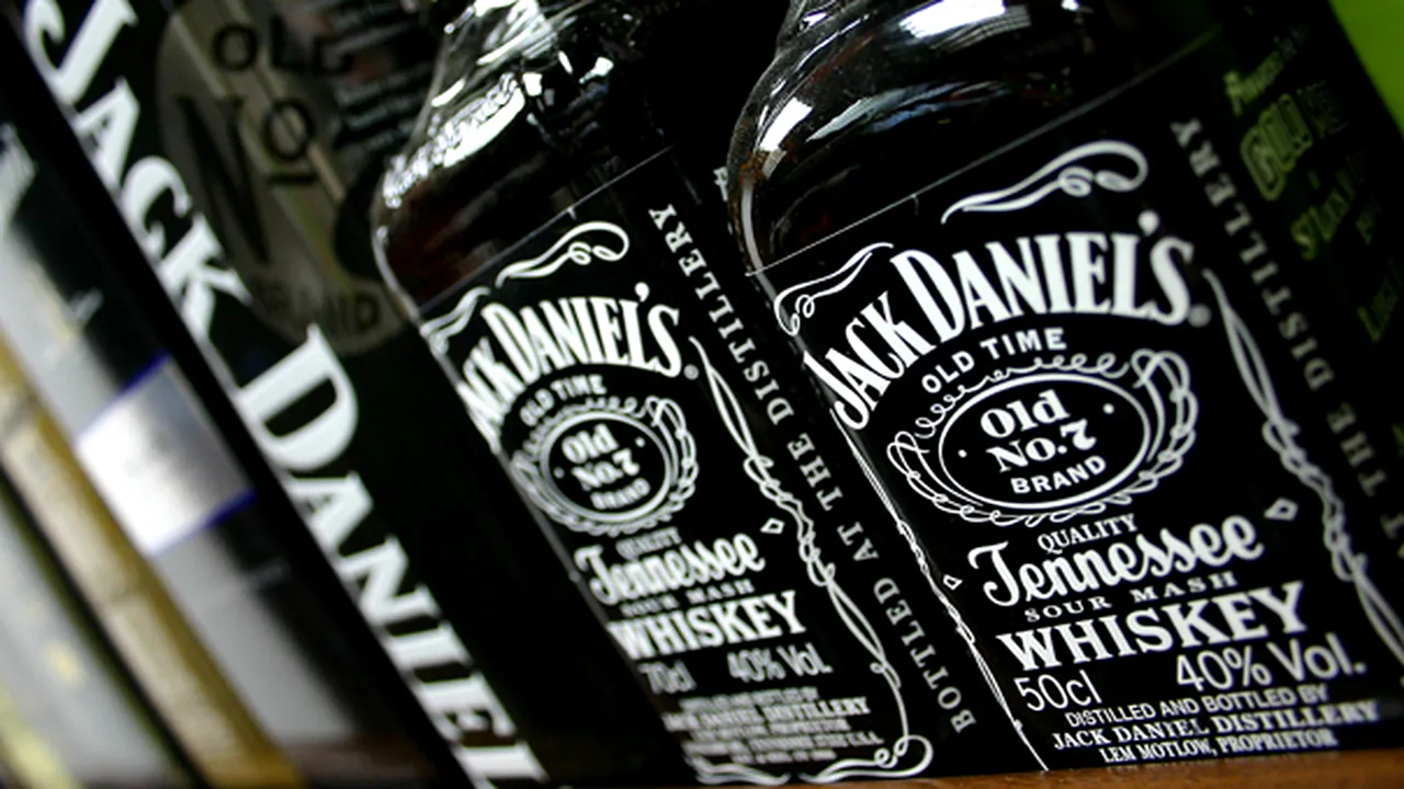 Ministerul de Interne vrea să cumpere whisky, coniac şi gin pentru poliţiştii în concediu