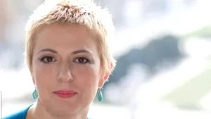 Regizoarea Ada Hausvater, decorată cu Ordinul Artelor şi Literelor în grad de Cavaler