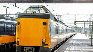 „Spitale” pe șine. O țară europeană analizează ideea transformării vagoanelor de tren în spitale mobile pentru soldații răniți