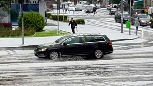 Mai multe gospodării au fost inundate în judeţul Prahova în urma unei ploi torenţiale - FOTO/VIDEO