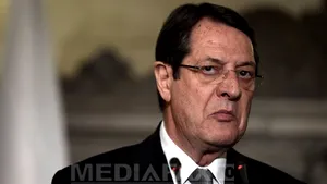 Cipru vrea să acorde cetăţenie străinilor care au pierdut peste 3 milioane de euro în băncile locale