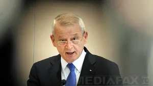 Cinteză: Oprescu rămâne internat, medicii urmând să decidă dacă se va face coronarografia