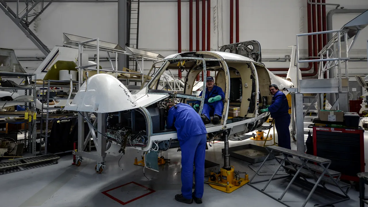 IAR Ghimbav a semnat un acord cu Airbus Helicopters şi reia producţia de elicoptere la Braşov