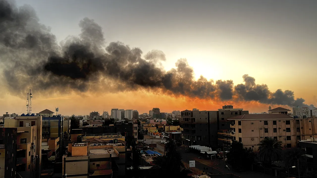 Franţa a iniţiat evacuarea personalului din Sudan / Vor fi repatriaţi şi alţi cetăţeni europeni