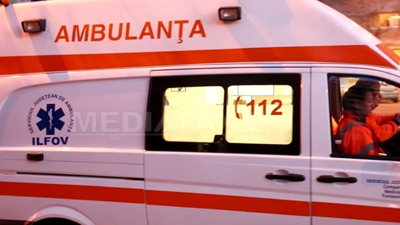 Un tren deraiat în Arad după ce a lovit o maşină, două persoane au murit în accident
