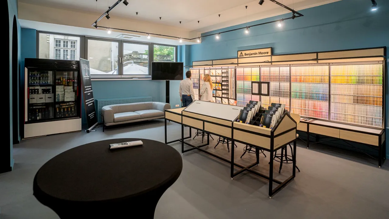 Murali Store a deschis cel mai mare showroom de vopsele decorative de lux din România, după o investiţie de peste 100.000 euro