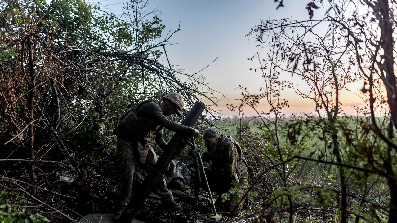 Războiul din Ucraina, ziua 563. Rusia este în defensivă. Redistribuirea trupelor împiedică Moscova să lanseze operaţiuni de ofensivă. Zelenski nu poate negocia cu Putin: „Este imposibil să faci compromisuri cu un mincinos”