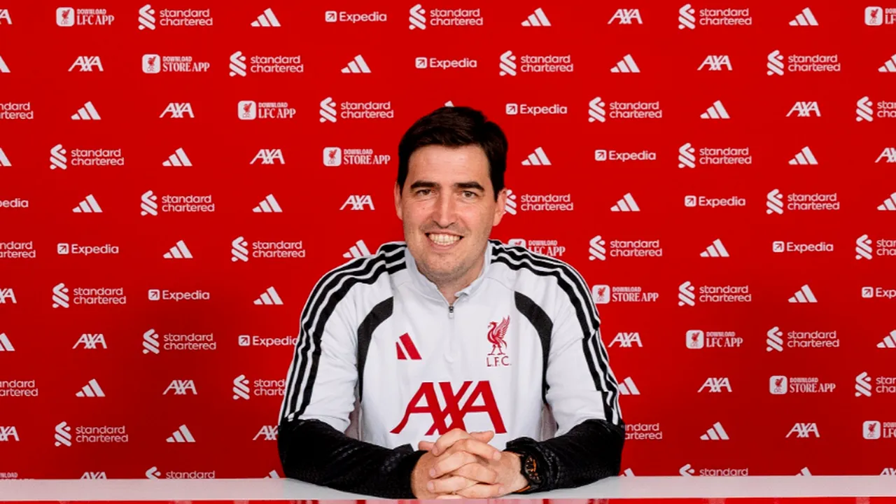 Andoni Iraola este noul antrenor al lui Liverpool, după demiterea lui Arne Slot
