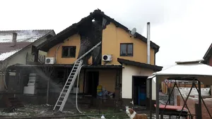 Un salon de masaj din Arad a fost mistuit de un incendiu puternic