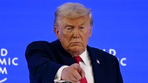 Trump avertizează Iranul să semneze rapid un acord după atacurile asupra distrugătoarelor americane din Strâmtoarea Ormuz