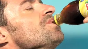 Hugh Jackman, într-o nouă campanie Lipton Ice Tea - VIDEO