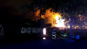 VIDEO Mai mulţi români au fost evacuaţi dintr-o clădire care a luat foc în Toulouse