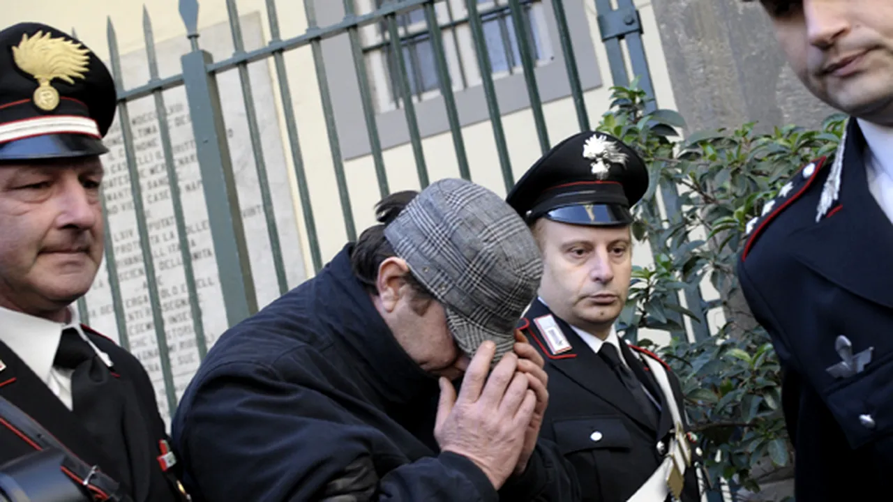 Liderul istoric al clanului mafiot Russo, arestat la Napoli - FOTO