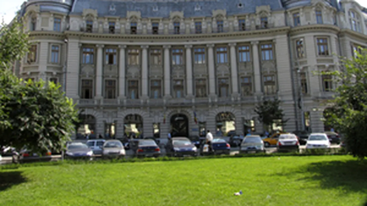 Romanian BCR Employees Go On Gen Strike Wed Over Salaries, Mgmt To Sue