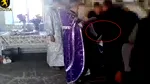 Altarul ca tribună politică / Un preot din raionul Hîncești (Rep. Moldova) este anchetat de poliție, după ce a distribuit un ziar tipărit clandestin enoriașilor