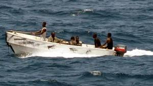Un petrolier saudit capturat de piraţi se îndreaptă spre Somalia