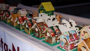 Ignatul, tradiţia tăierii porcului, şi ateliere de frământat pâine îi aşteaptă pe turişti la Festivalul de Crăciun din Bistriţa - FOTO 