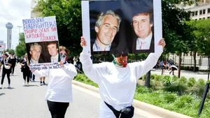 Ce se știe despre prietenia lui Donald Trump cu Jeffrey Epstein