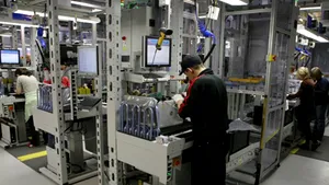 Dell va închide o fabrică din SUA şi va disponibiliza peste 900 de angajaţi