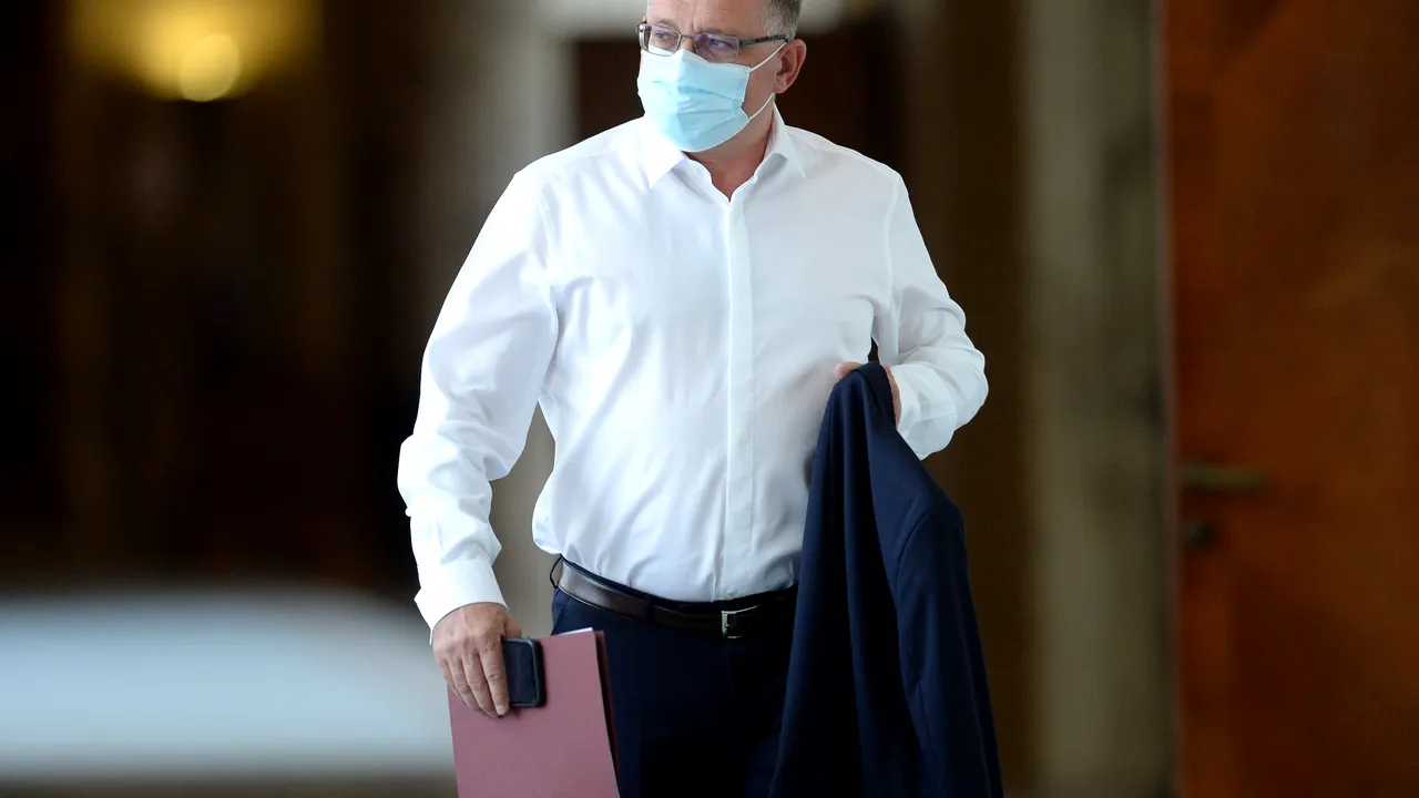 Adrian Oros este al zecelea liberal care părăseşte grupul parlamentar PNL