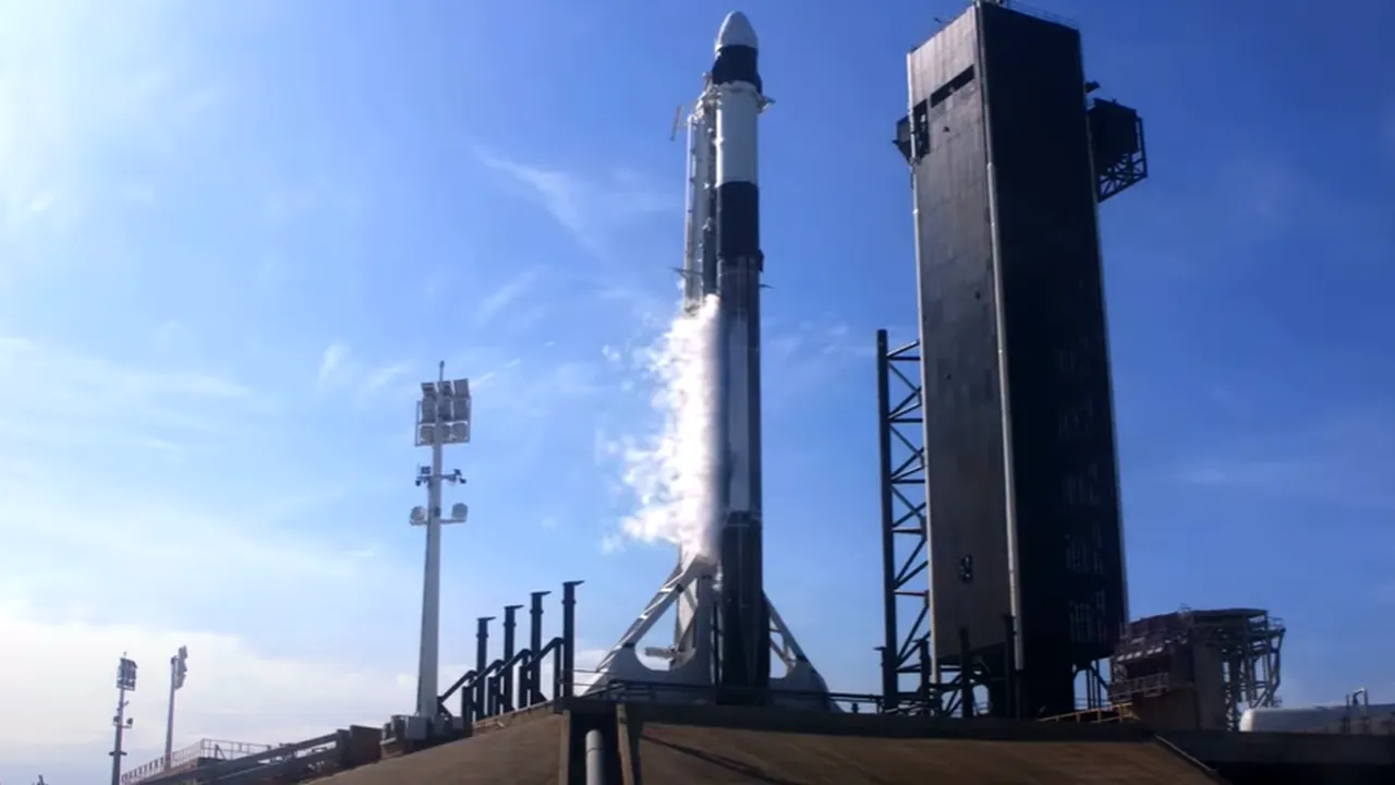 Falcon 9: Lansare SpaceX, duminică seara. Staţia Spaţială Internaţională, reaprovizionată cu prăjituri şi carne de curcan