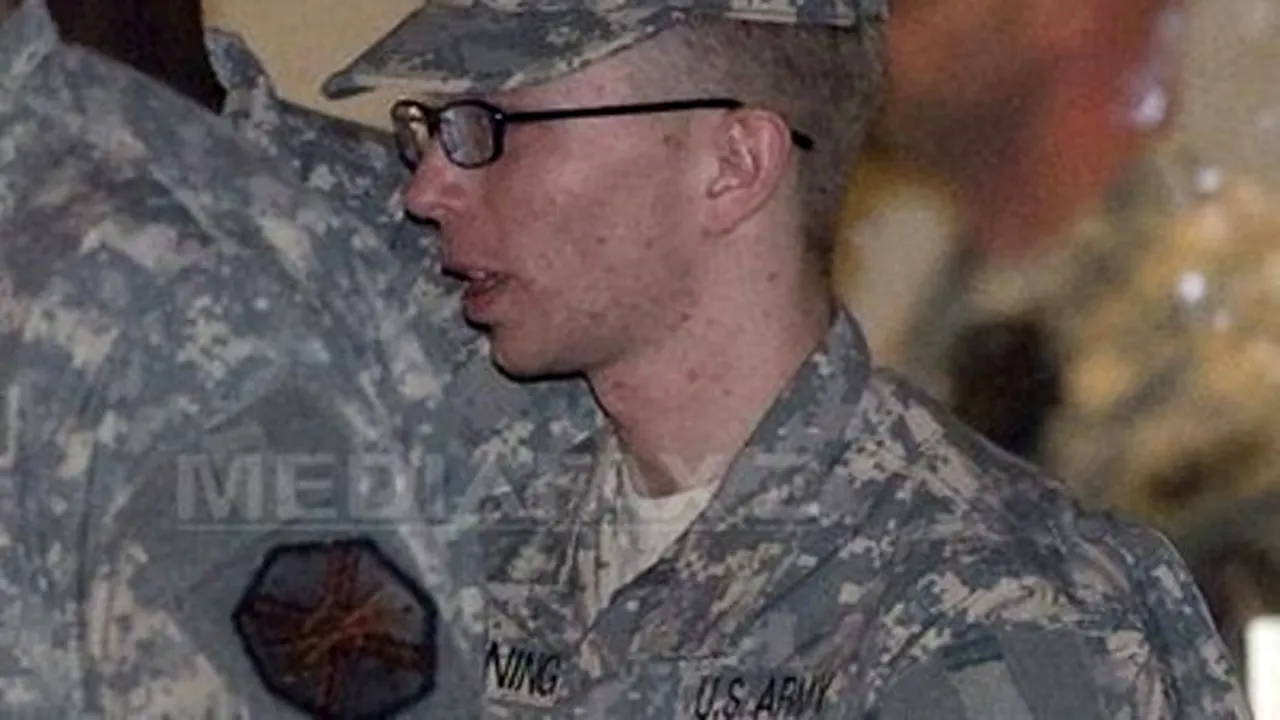 Bradley Manning va fi judecat de curtea marţială pentru furnizarea de informaţii către WikiLeaks