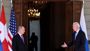 Putin şi Biden se vor întâlni într-un apel video legat de situaţia tensionată din Ucraina. Când va avea loc întrevederea