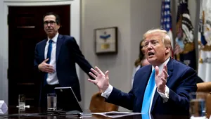 America bagă mâna în buzunar şi îşi salvează companiile. BNR nu face astfel de acţiuni