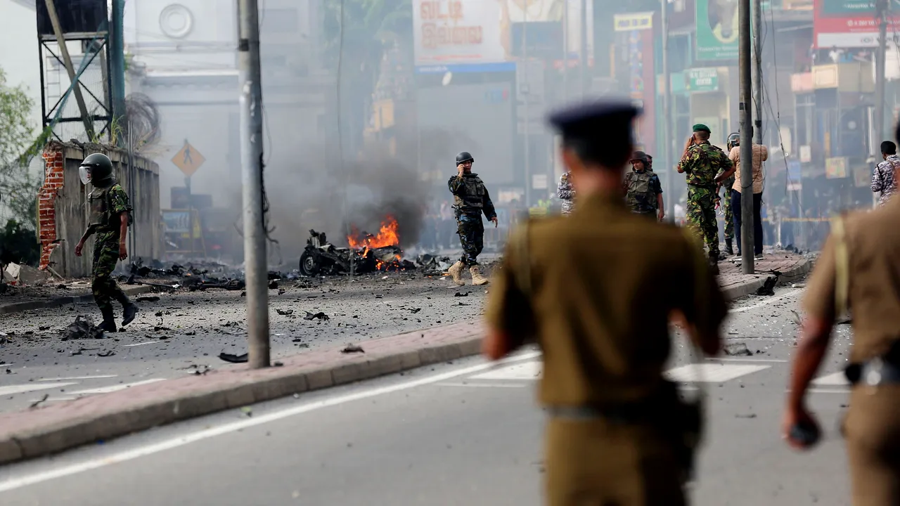OPERAŢIUNE antiteroristă în Sri Lanka: Cel puţin 15 persoane, inclusiv şase copii, au murit. Jihadişti kamikaze au detonat mai multe bombe | VIDEO