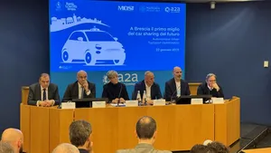Premieră în Europa: Un oraş din Italia testează primul taxi care se conduce singur