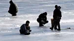 Peste 700 de pescari ruşi au plutit în derivă pe o placă de gheaţă